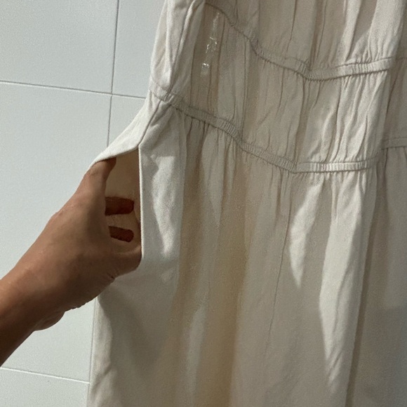 And now this jumpsuit - Picture 3 of 7